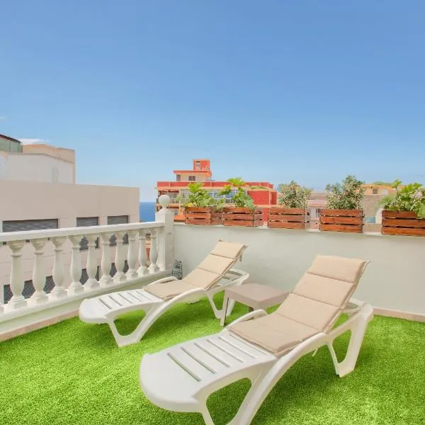 Luxury Ático Plaza, hotel in Playa de San Juan