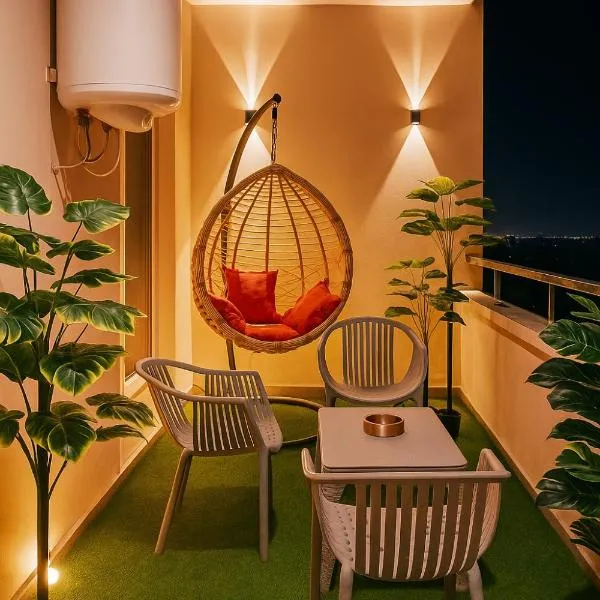 Gold Crest Luxury Hotel Apartments-City View DHA Lahore, hotel in Lahore