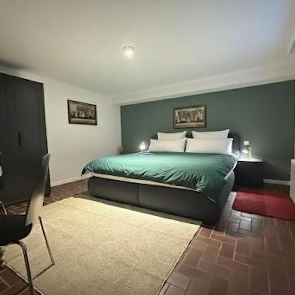 CHL Stay apartment One-Bedroom Apartment Steps from Luxembourg Hospital-Private Garden Included, ξενοδοχείο στο Λουξεμβούργο