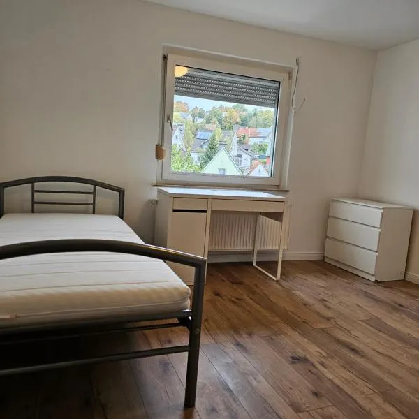 Monteurzimmer - Privatzimmer Unterkunft Siegen zentrale Lage mit Ausblick, hotel in Siegen
