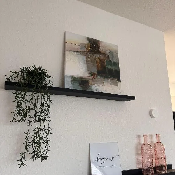 Livoro Apartments, hotel in Schönebeck