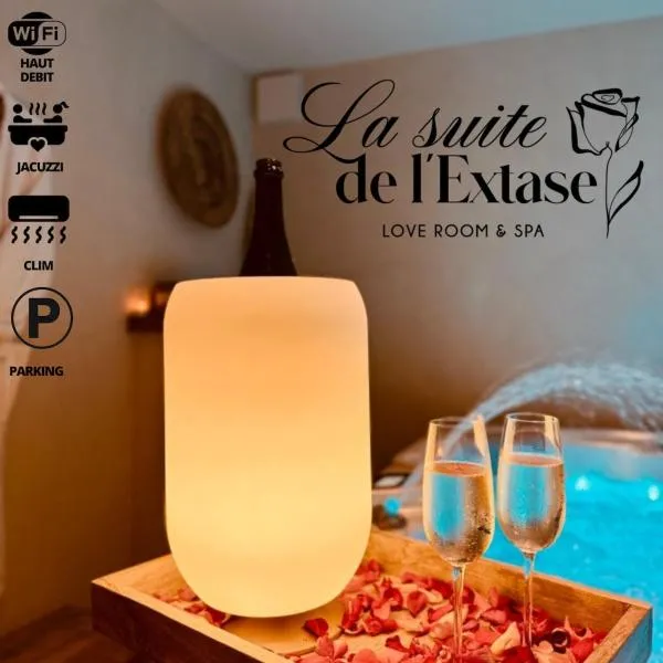 L'EXTASE - LOVE ROOM - Jacuzzi privé & Terrasse - Parking et Wifi Gratuit - Elégance & Confort - Une expérience Détente et Sensuelle à votre portée ! OFFRE SPÉCIALE, hotel in Puget-sur Argens