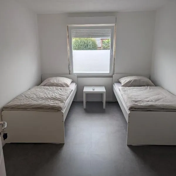 Monteurzimmer A Simon Haus 87、ユーリッヒのホテル