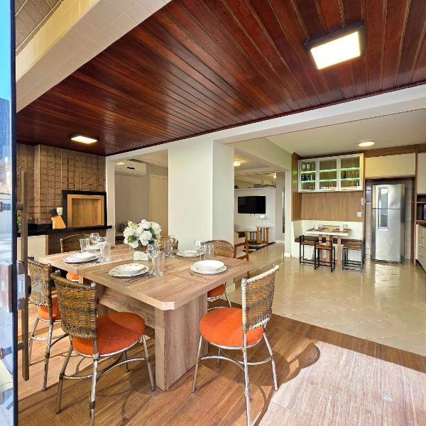 Apt 4 Quartos com Ar Condicionado 130m da Praia