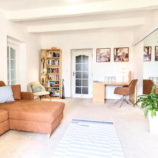 Apartmán u Berounky, khách sạn ở Beroun