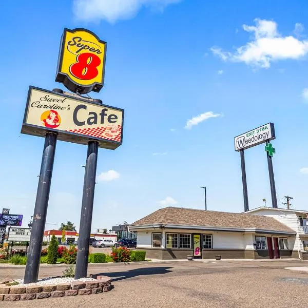 Super 8 by Wyndham Ontario, hotel v destinaci Ontario