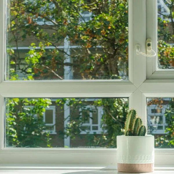 Cozy 4-Bed House in Wimbledon，位于伦敦的酒店