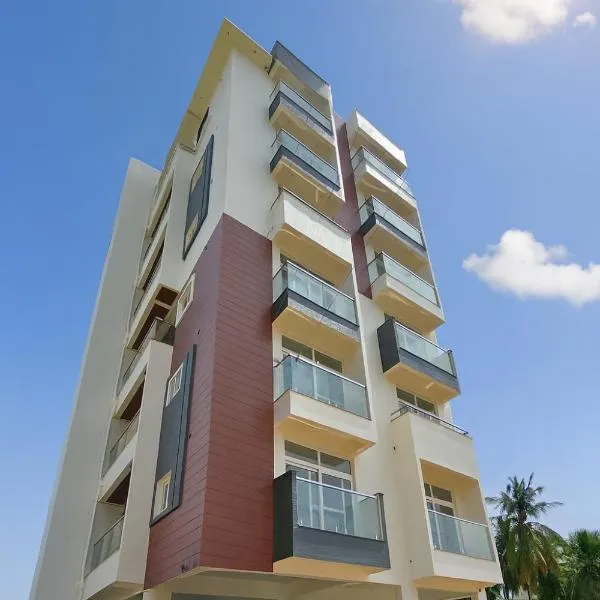 TrueLife Summit Suites - Premium stay near Tirupati temples - Breakfast included - 2BHK Studio AC apartments - 55" Android TV, 250 Airtel channels, Super fast WiFi - Generator, Hall, Modular kitchen, RO system, Microwave - Top service with lots of Love, hotel v destinaci Tirupati
