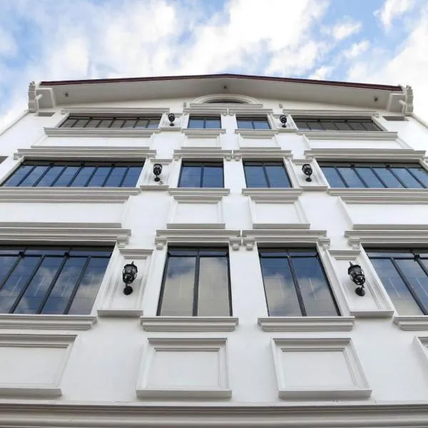 Makati Riverside Inn, hotel v destinaci Manila