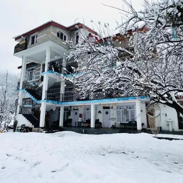 La Hostelgia, hotel in Manāli
