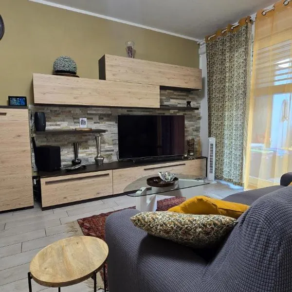 VARESE PRIME - Stylish and large Apartment, Air Conditioning, 2 Baths, 2 Covered Parking, City Centre, hotel en Varese