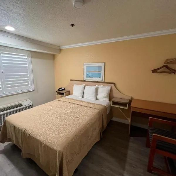 Budget Inn Corcoran Near Tulare CA 43، فندق في Corcoran