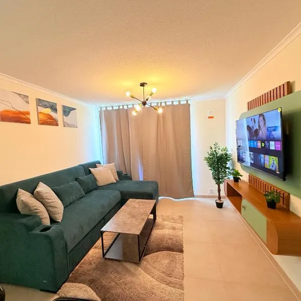 Departamento con piscina a pasos de la playa en La Serena, hotel in La Serena