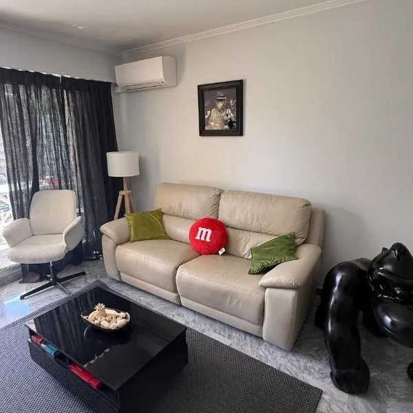 Modern apartment with sunny terrace, hotel Nizzában