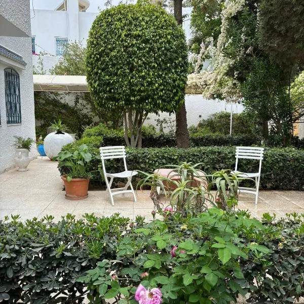 La chambre dorée avec jardin privé, hotel a Dar Salah Bey