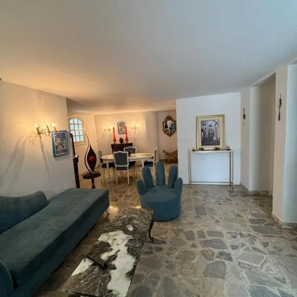 La chambre dorée avec jardin privé, hotel a Dar Salah Bey