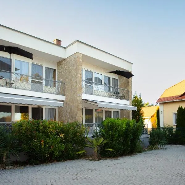 Harmónia apartman, hotel in Zánka
