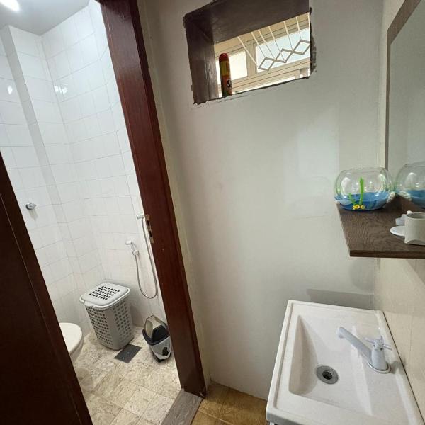 Lindo Apto na Praia do Morro, com ar condicionado, 2 quartos e 2 varandas, bem equipado com utensilios e super aconchegante - Foto 3