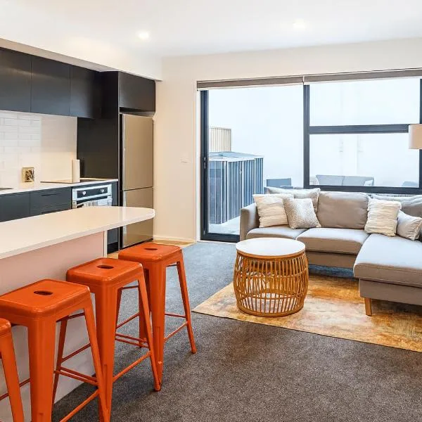 Luxury 2 Bed 2 Bath Townhouse Central Christchurch, hotel v Christchurchu