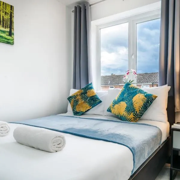 Monmouth House Aylesbury Premier Quality Accommodation For Larger Families Contractors And Professionals Sleeps Up to 6 Guests, hotel em Buckinghamshire