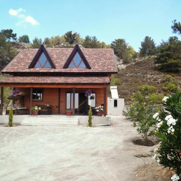 Agros Timber Log House, hotel di Agros