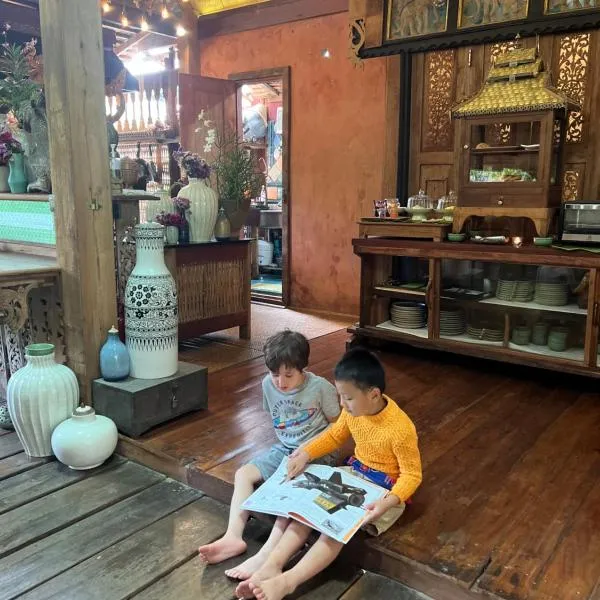 BaanBooLoo Village, hotel in Chiang Mai