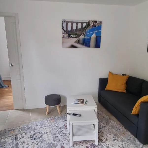 Appartement lumineux -terrasse au cœur de Morlaix, hotel in Morlaix