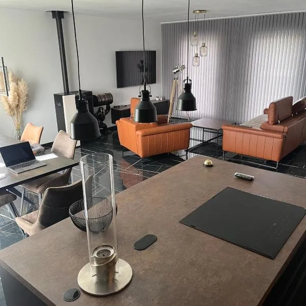 Maison chic et moderne à la campagne，位于Croix-en-Ternoise的酒店