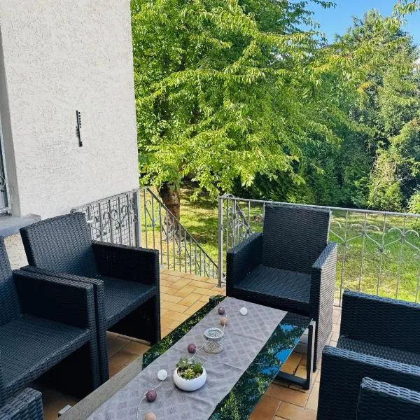 Family & Friends Residence, ξενοδοχείο σε Κόμπλεντς