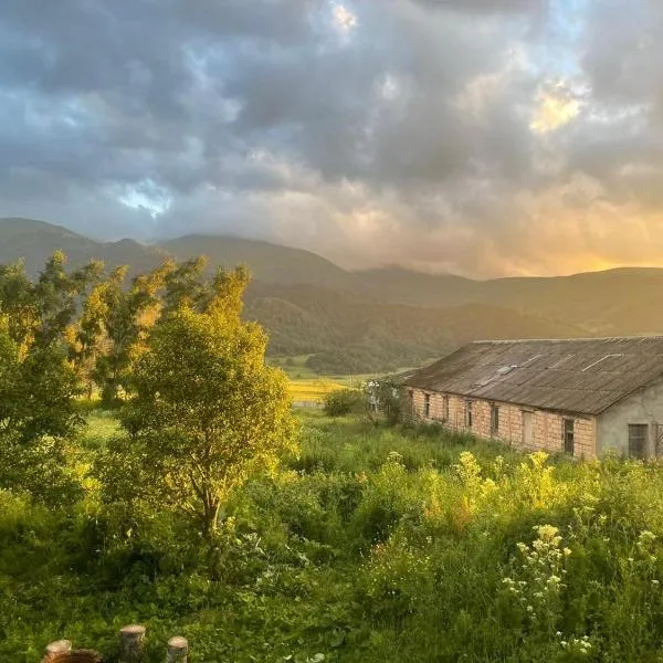 Riverside Rancho guest house, hotel di Lermontovo