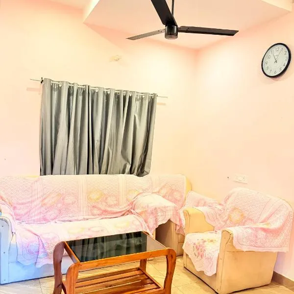 Epic inn villa 3 bhk with kitchen Varkala cliff, hotel in Varkala