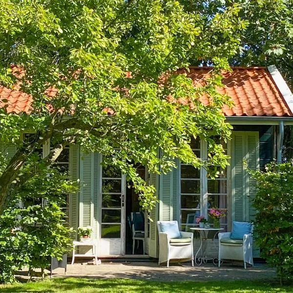 Vakantiehuizen Kats Zeeland De Zwaluwenhof, מלון בKats