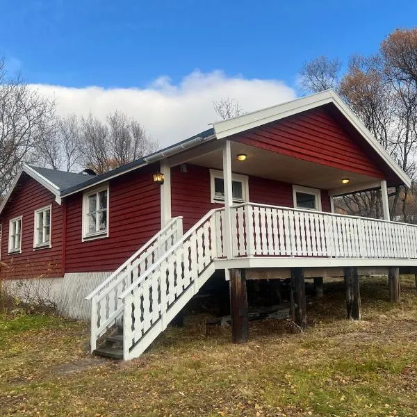 Romslig hus nær Varangerfjorden, hotel em Jakobselv