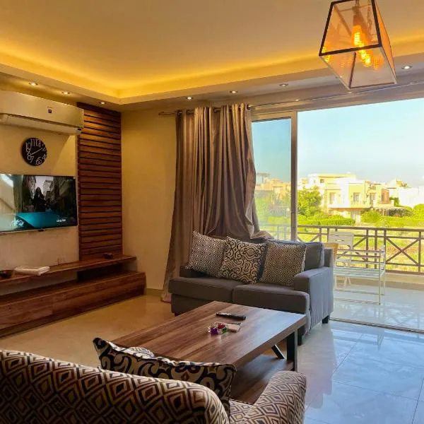 3-Brs Beachside Modern chalet Seaview & 3min walking l BBQ, hotel in Ain Sokhna