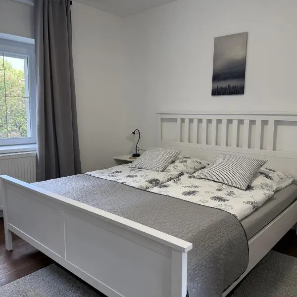 Hűvösvölgy Vendégház, hotel di Lókút