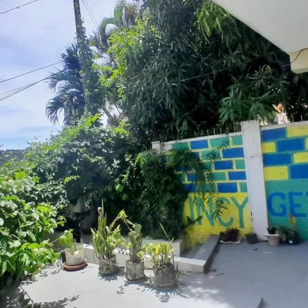 5 mins walk from Kingstown! - McKies Hill Suite #1 - Your Home Away from Home, Hotel in Kingstown