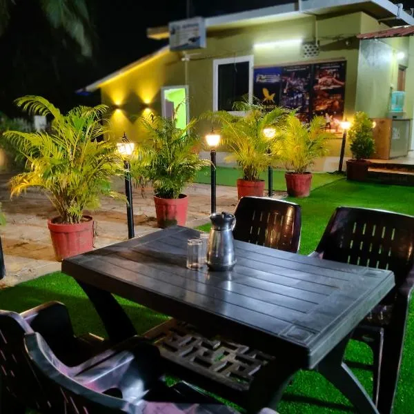 Xavier's guesthouse Wi-Fi and Villa, hotel in Colva