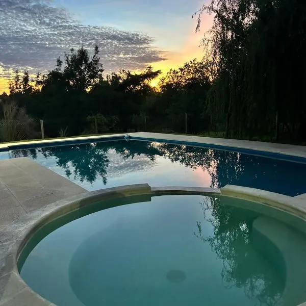 Cabañas del Paraiso, hotel i Colón