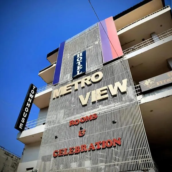 hotel Metroview room&celebration, ξενοδοχείο σε Bahādurgarh