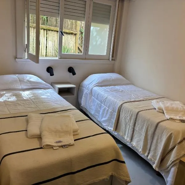 Black Suites Pinamar, hotel in Pinamar