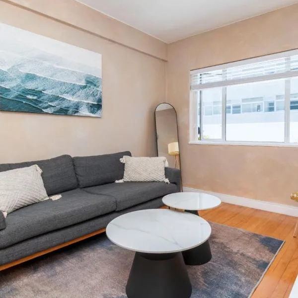 Stylish Seaside living at Bay Point, hotel u gradu Kejptaun