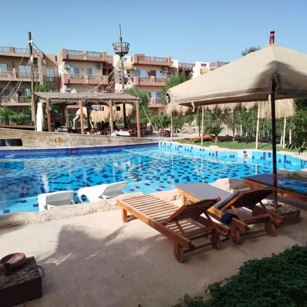 Jungle sweet Home Compound, hotel in Hurghada