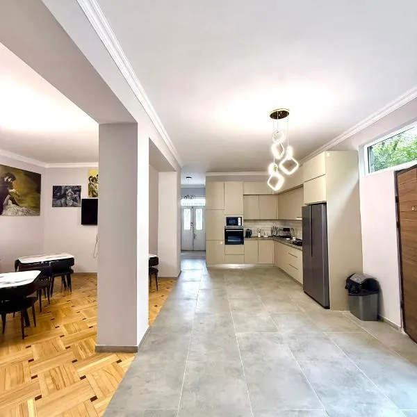 Nest Stay, hotel in Tbilisi City