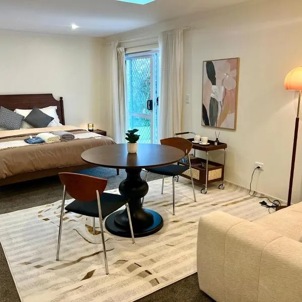 Sunny Matua, Private Suite, Quiet Stay, 5star Bed, ξενοδοχείο σε Ταουράνγκα