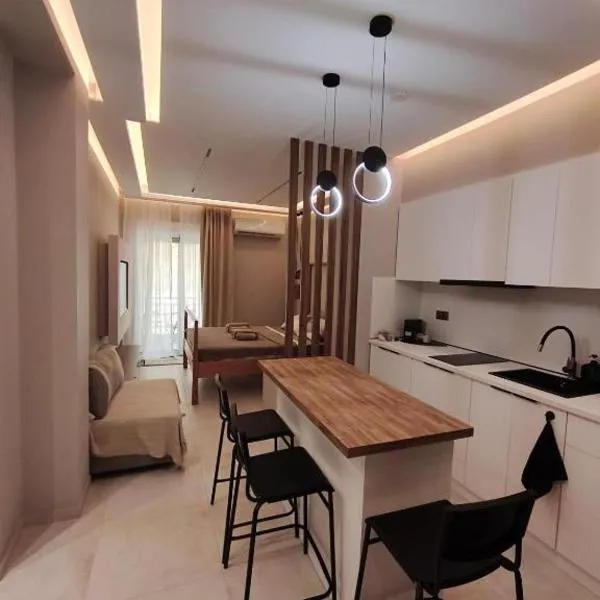 Sea Whisper Luxury Apartments Kavala, khách sạn ở Kavála