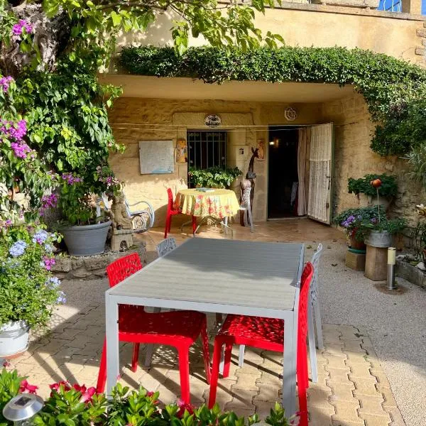 locastillon, khách sạn ở Castillon-du-Gard