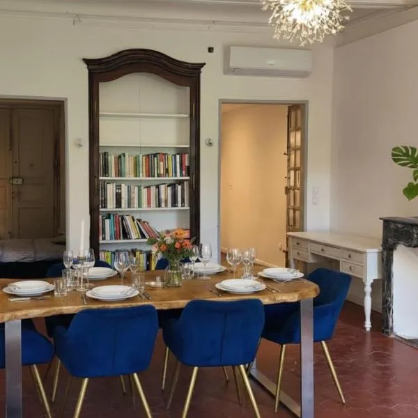 Magnifique appartement cours Jean Jaurès Climatisée, hotel v destinaci Pézenas
