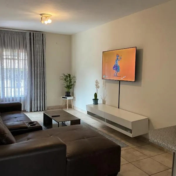Luxstay, Hotel in Mbombela