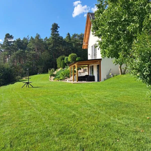 Domek Anastazja na Kaszubach z własną linią brzegową oraz balią, hotel din Borzyszkowy