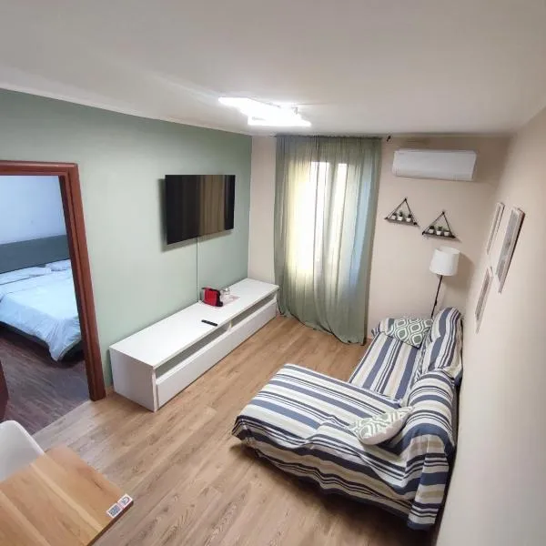 Casa a 5 minuti dal centro di Tortona, hotel en Tortona